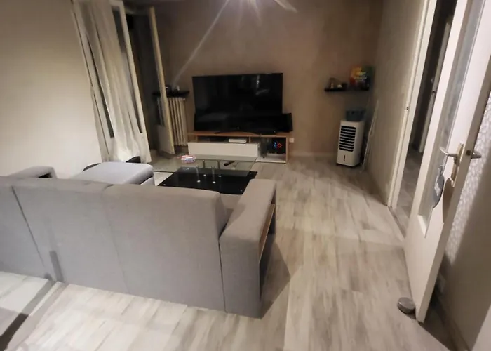 Confort Dans Un Partage A 10 Minute Du Circuit 24h Проживание в семье Allonnes (Sarthe)