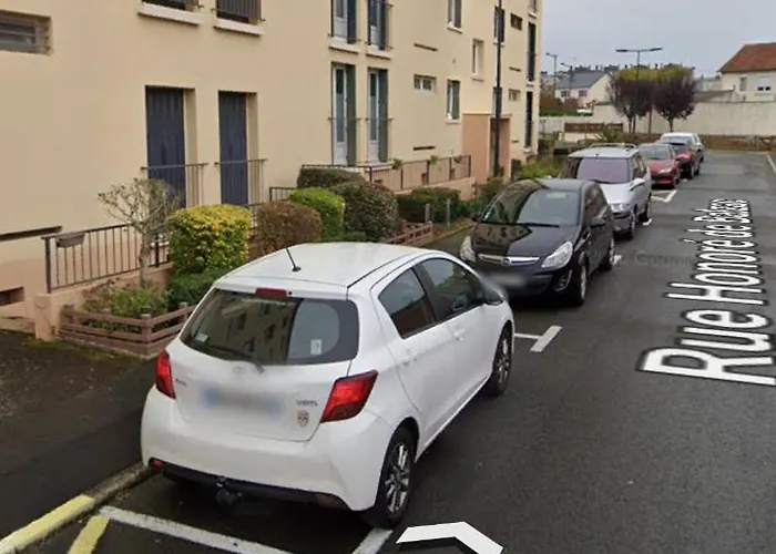 Confort Dans Un Partage A 10 Minute Du Circuit 24h